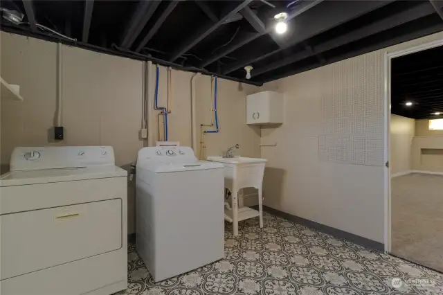 Updated Laundry Room, New Flooring and Sink