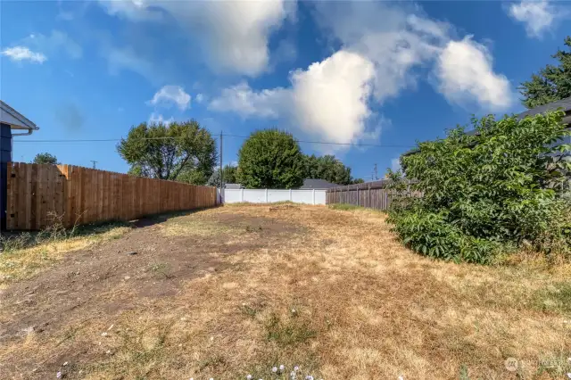 Extra Large Lot, Separated Garden Space