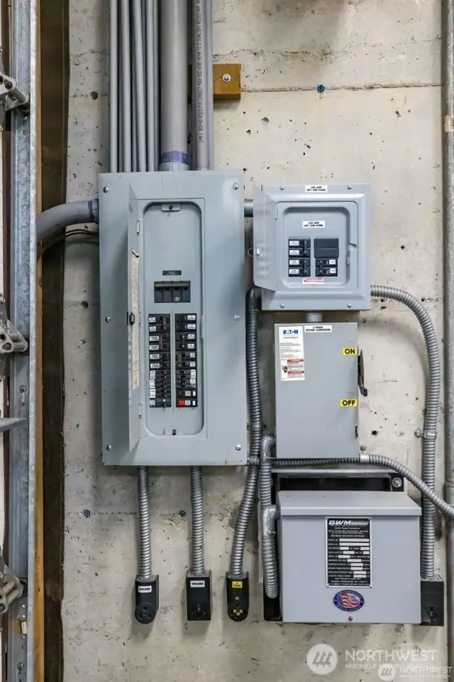 This electrical panel has 3-phase power for all your heavy equipment.  There is an additional three phase panel on the opposite wall by the bath.  Seller had every kind of metal tool you can imagine; drill press, lath, bender, sand blasters, plasma cutters, just to name a few.