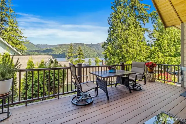 Enjoy Lake & Mountain Views from the Deck