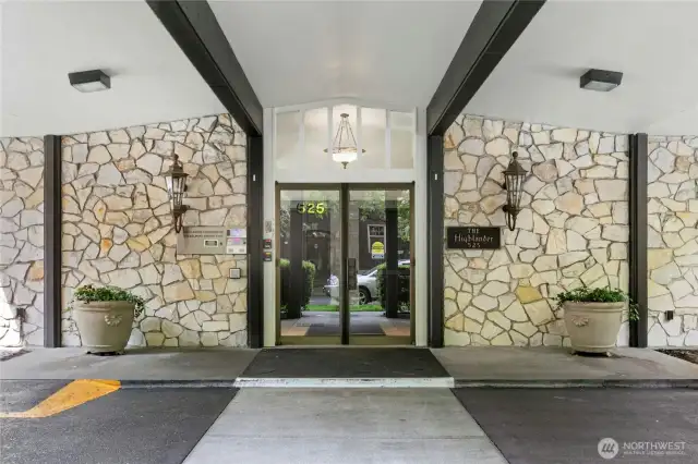 The Highlander - A Premier Seattle Condominium