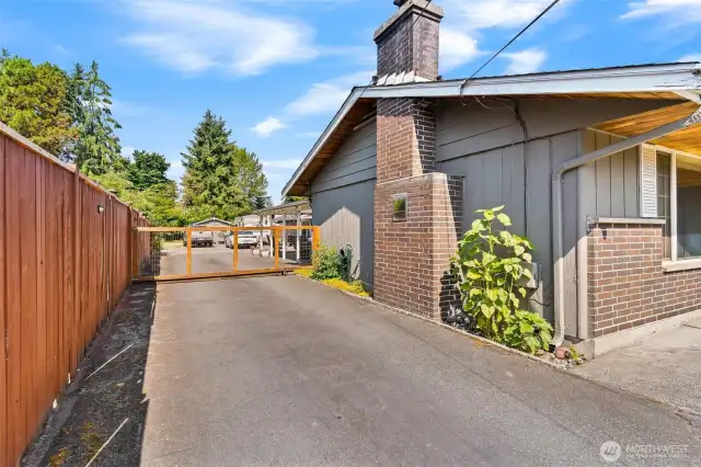 Long Gated Driveway