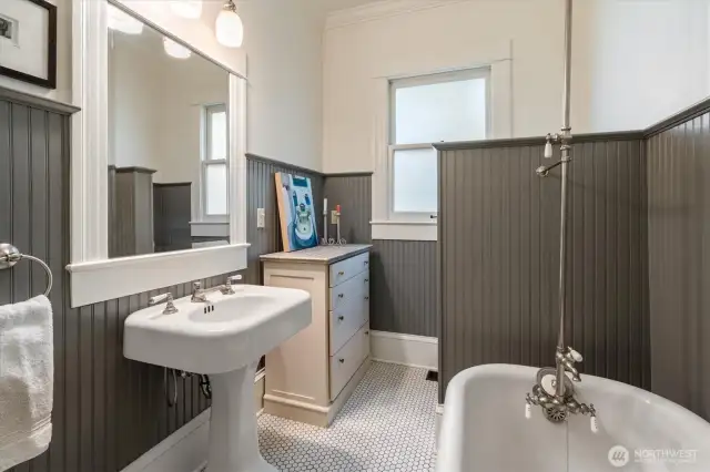 Main floor unit
