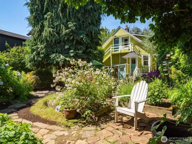 Sunny spot for the cottage unit to enjoy