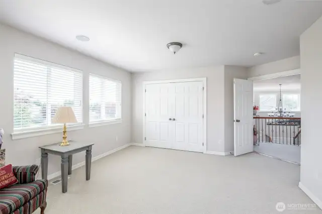 Bonus room or 4th bedroom