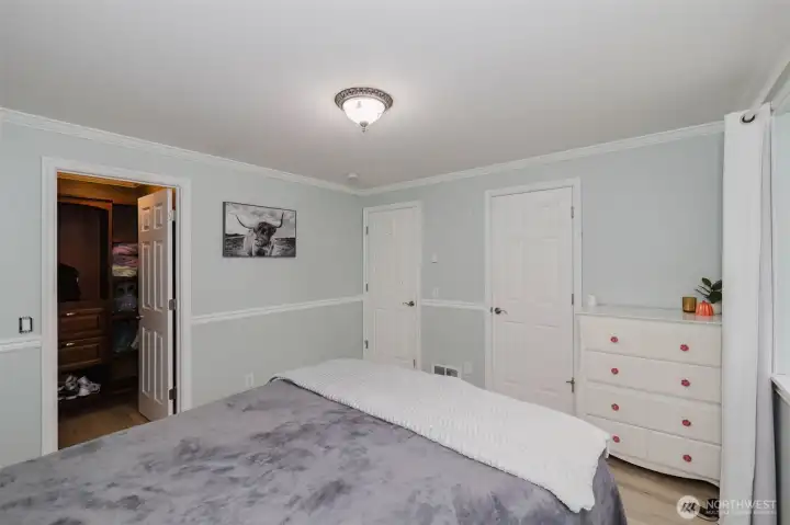 walk-in closet