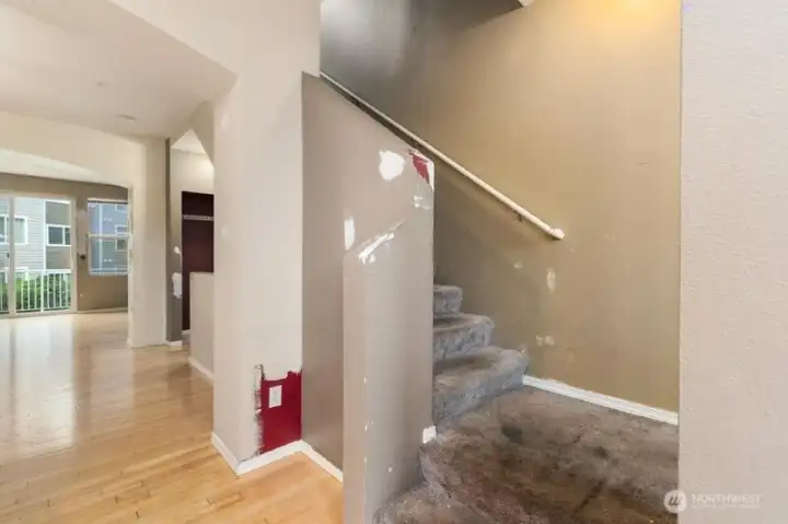 Entering the stairway to the bedrooms.