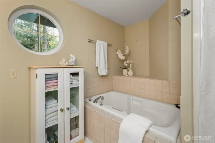 Soaking tub...shower to the right.