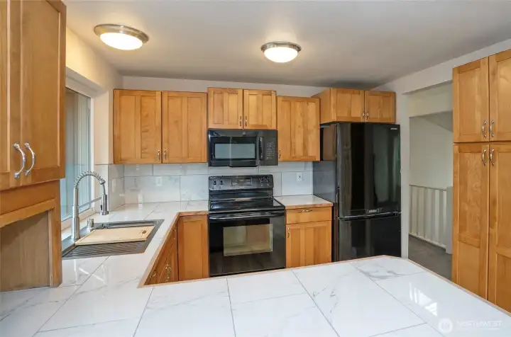 Well-appointed kitchen that’s both stylish and functional.