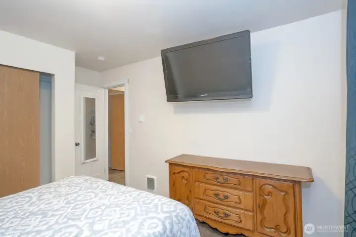 Additional perspective of Lower-Level Guest Suite 1