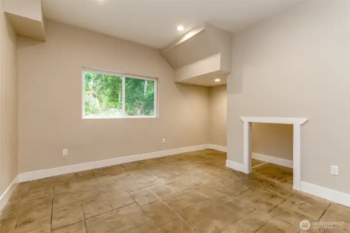 Plenty of storage in 2nd bed room