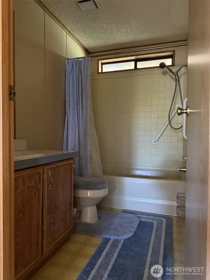 Full Bath Full Bath