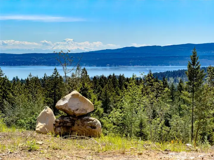 More boulders..