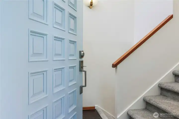 Entry way invites you to go up to living room. Entry way invites you to go up to living room.
