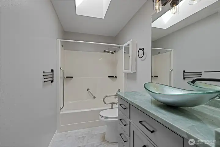 Guest Bathroom Guest Bathroom