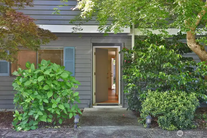 Welcome! No step entry into your fully furnished Langley home. You are in the heart of Langley here, a short stroll to all that Langley has to offer.