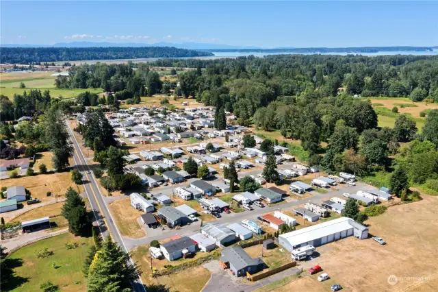 Community features a recently renovated clubhouse with fantastic amenities including an exercise room, laundromat, kitchen, and lounge areas, perfect for relaxation and socializing. Situated in an excellent location near I-5, the Nisqually Wildlife Refuge, JBLM, shopping and dining options.