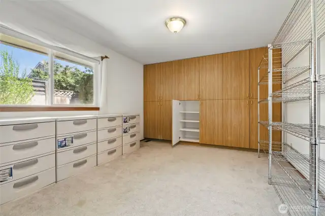 Spare bedroom/craft room with ample storage