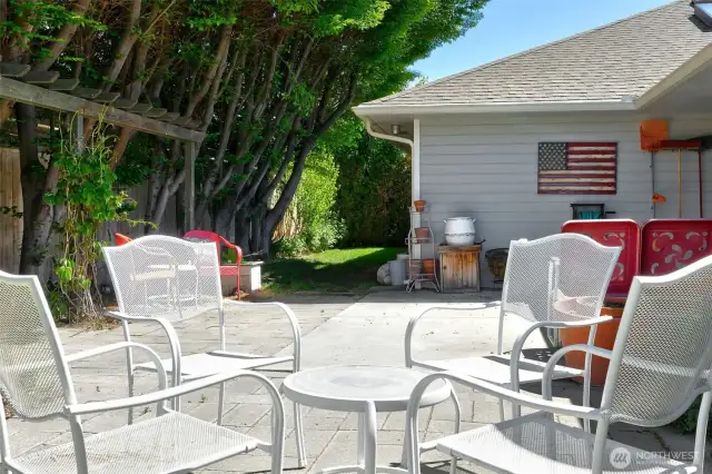 Patio, view towards rear lawn space