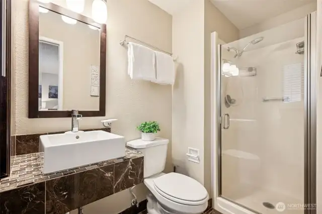 Private bathroom in the primary bedroom