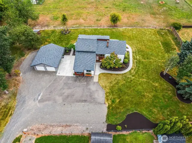 Detached 2 car garage w/ extra storage