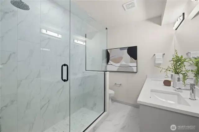 Photos are of a similar model home and are for illustrative purposes.