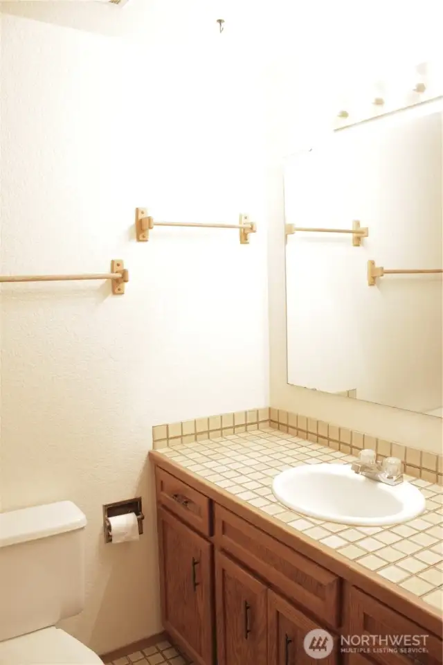 Main full bathroom.
