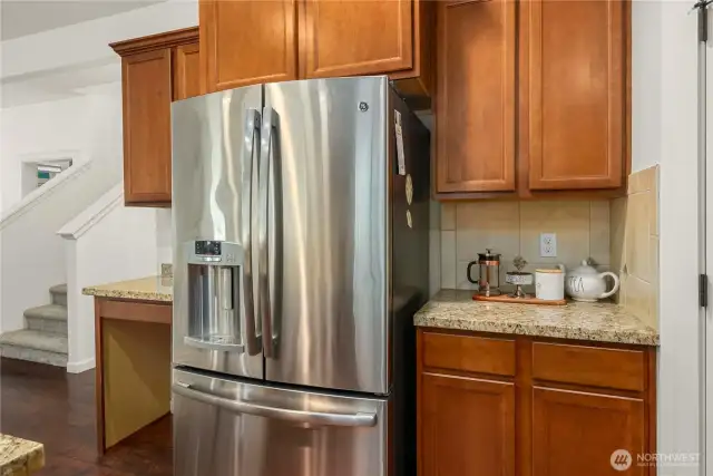 Matching stainless steel appliances make this kitchen complete!