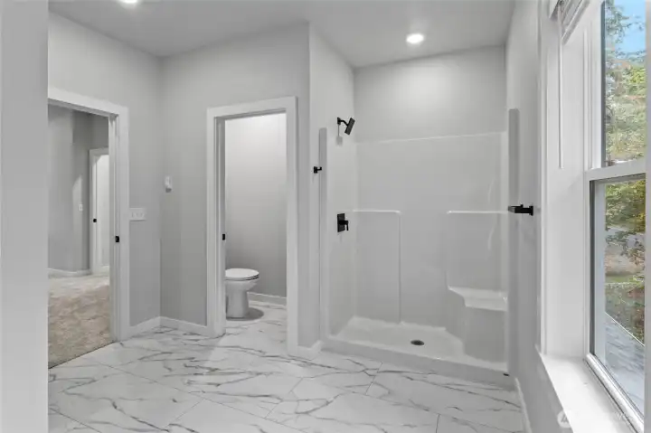 Main bath with private toilet