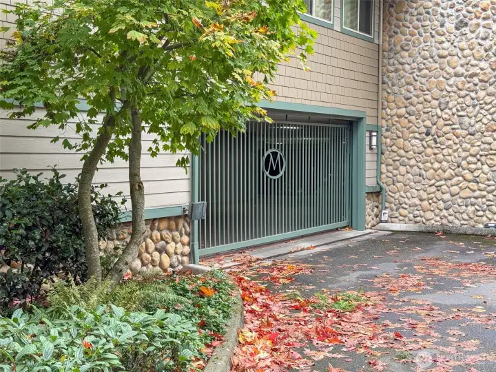 Easy secure garage parking