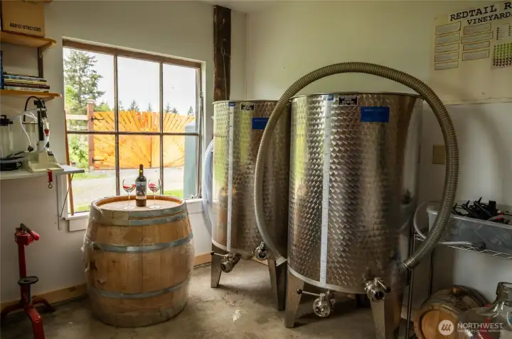 Fully equipped winery/cidery