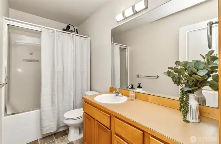 Downstairs: Full Bath