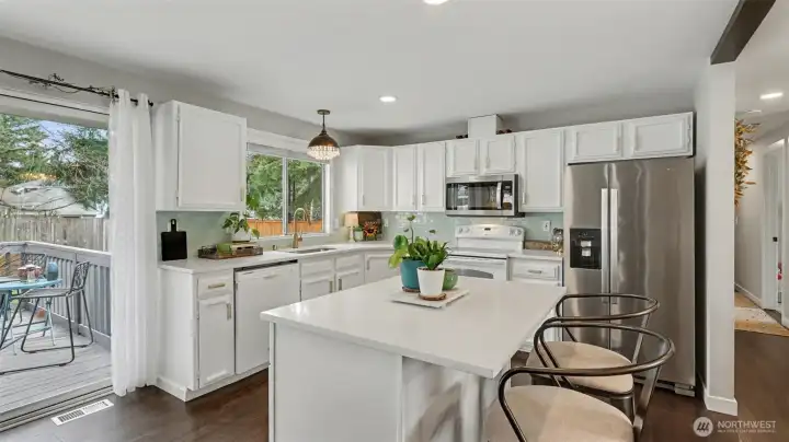 All appliances stay!