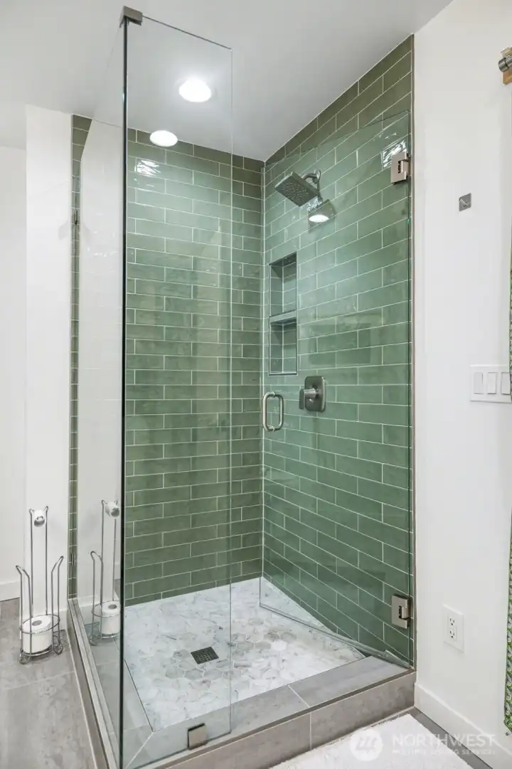 Transferable warranty to new buyers