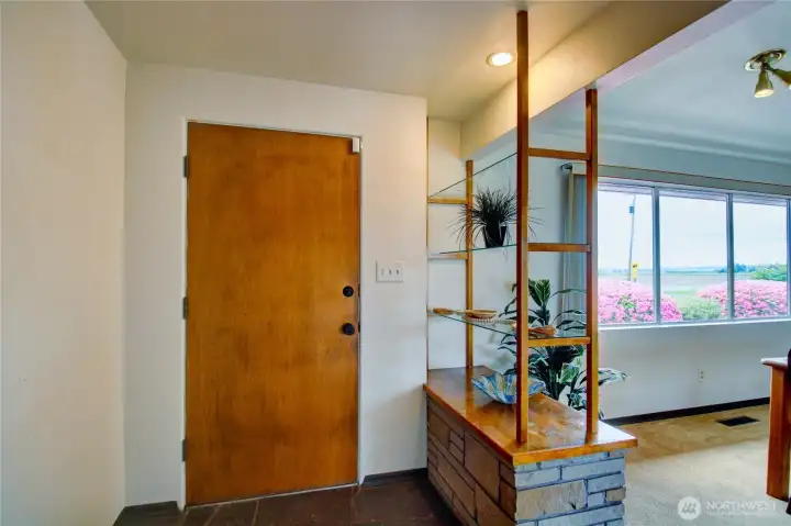 Front entry, welcome in! Front entry, welcome in!
