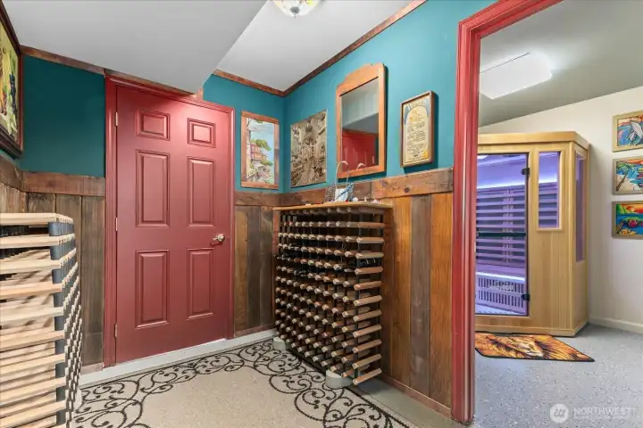 Wine cellar room, with sauna room. Wine cellar room, with sauna room.