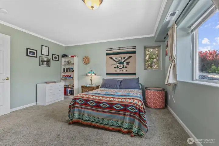 Guest bedroom, lower level Guest bedroom, lower level