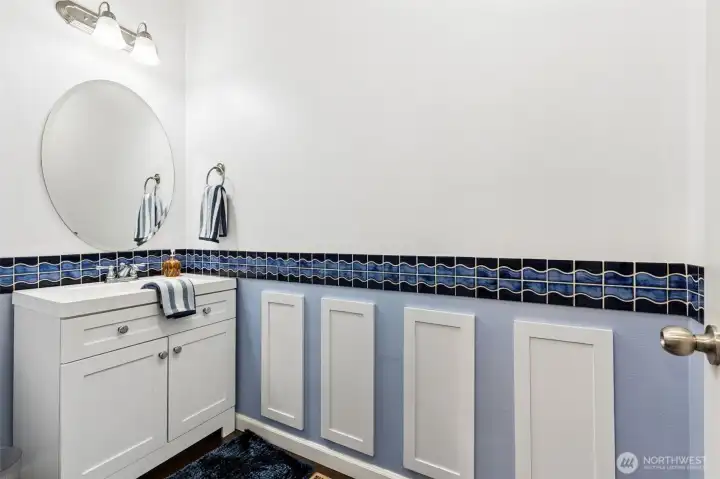 Powder bath with custom accents.