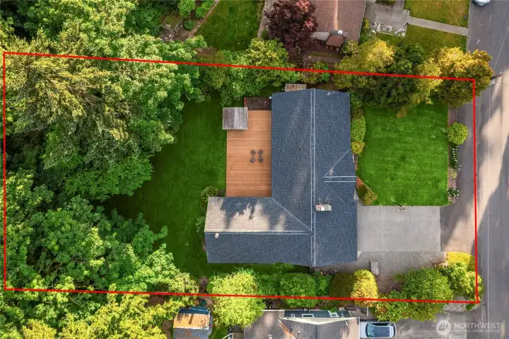 Brand New Roof and private quiet location.