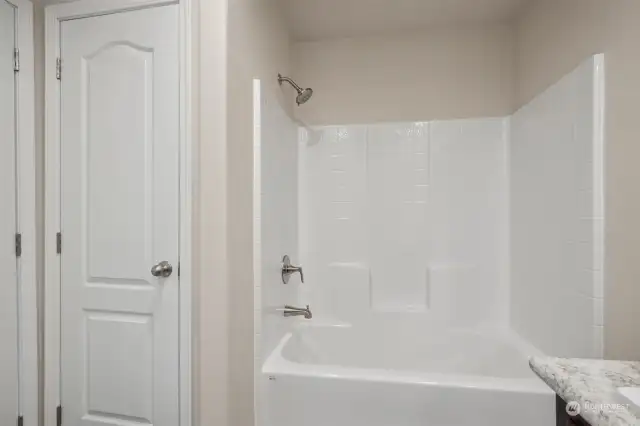 Primary bathroom shower/tub