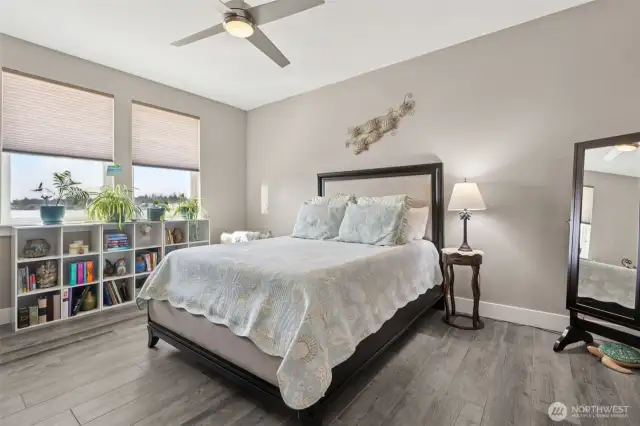 2nd suite, this one has lake views