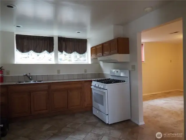 Kitchen lower level