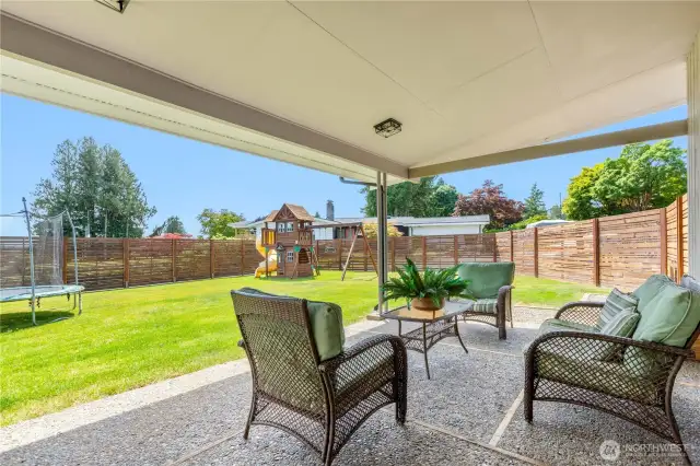 Relaxing shaded area in the backyard