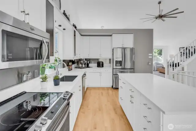 Beautiful hardwood floors in throughout the kitchen