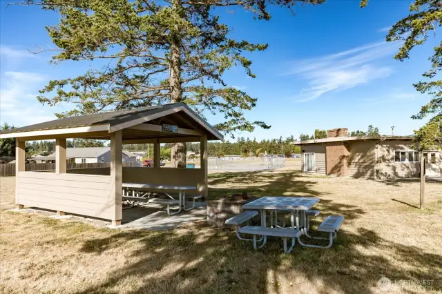 Community Pool & Clubhouse