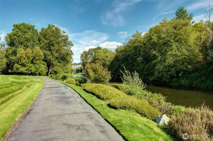 Private trail which takes you to parks, restaurants, shopping, seasonal concerts and more! Just outside your door.