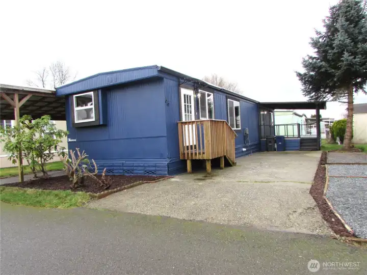 LOW LOT RENT AT $735 P/M