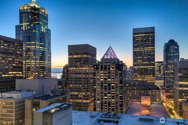 Welcome to 5th and madison 3bd 2.5 ba  2043sqft penthouse