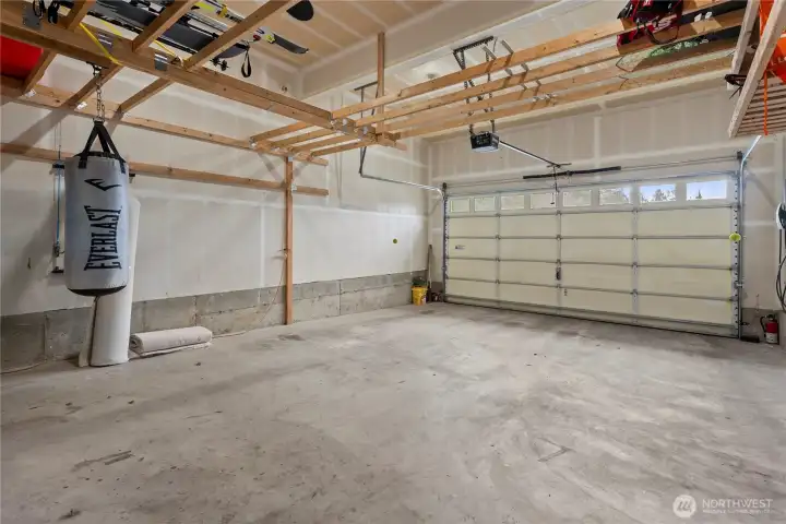 space/volume of grarage comparable builder's 3car-plan