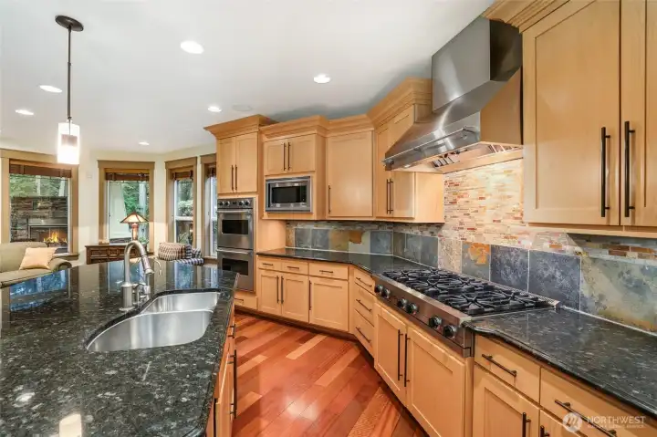 Viking double wall oven and Viking 6-burner gas cooktop